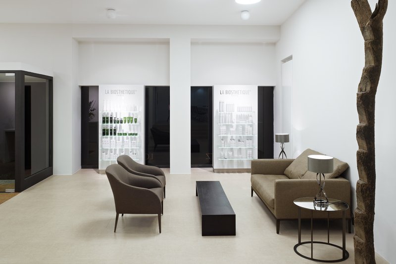 DEU, Heilbronn, Friseursalon, Architekten: Mattes Sekiguchi Partner Architekten, Fertigstellung: 2010, DIGITAL 100 MB 8 Bit. - Â©Zooey Braun; Veroeffentlichung nur gegen Honorar, Urhebervermerk und Beleg / permission required for reproduction, mention o