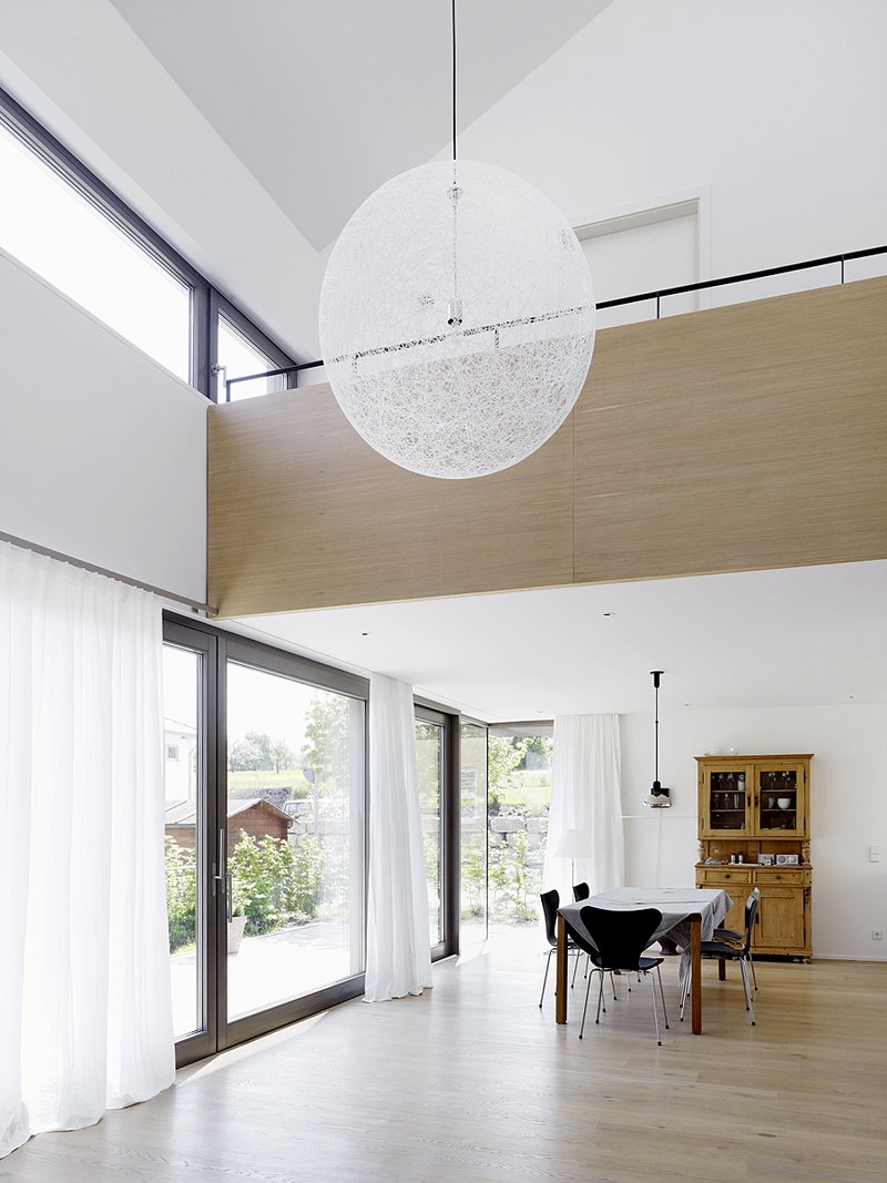 neubau einfamilienhaus in büchenbronn

architektur:
moeller.gloss architekten
gesellschaft von architekten mbh
kronprinzenstraße 30
75177 pforzheim
www.moellerglossarchitekten.de