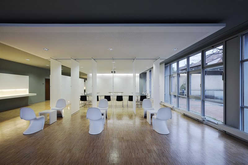 Umbau Multifunktionsraum VHS Böblingen, Architektin: Dipl. Ing- Astrid Chwoika. Foto: Valentin Wormbs, 2008