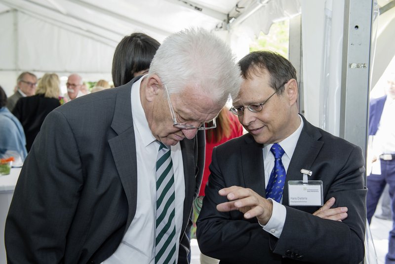 18 AKBW 14 06 05 0205 k1 web