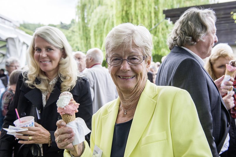 42 AKBW 14 06 05 0553 k1 web