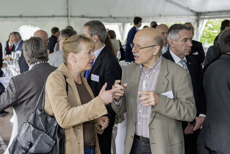 26 AKBW 14 06 05 0360 k1 web