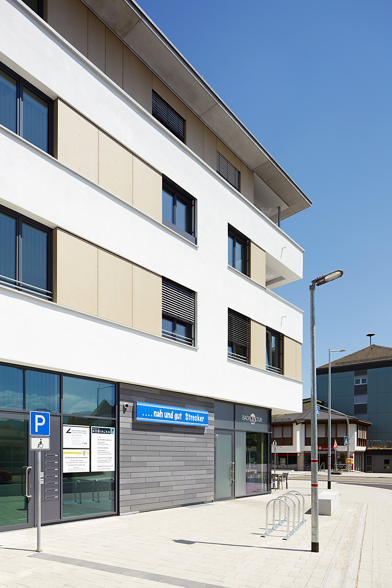 wohn- und geschÃ¤ftshaus
kirchzartener straÃŸe / weilerstraÃŸe


architektur:
melder & binkert
freie architekten
baslerstrasse 11
79100 freiburg im breisgau
www.melder-binkert.de