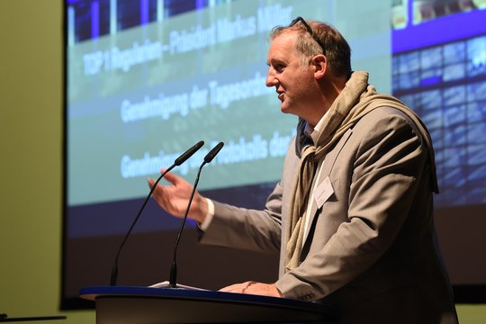 Mit überwältigender Mehrheit bestätigt