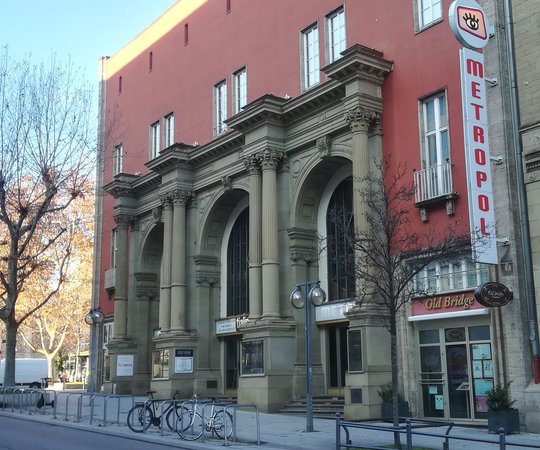 Zur Zukunft des Metropolbaus