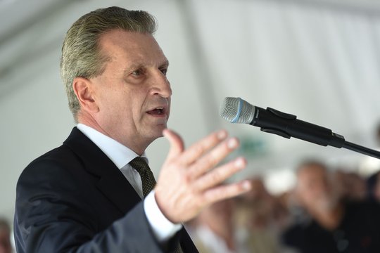 2016: Lieber Schlaglöcher als Funklöcher