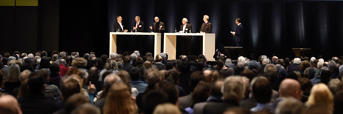 Auf dem Podium (v.l.): Klaus Wehrle, Helmfried Meinel, Prof. Tom Kaden, Prof. Hansruedi Preisig, Dr. Michel Kopatz, Moderator Dr. Tillman PrinzFotos: Felix Kästle