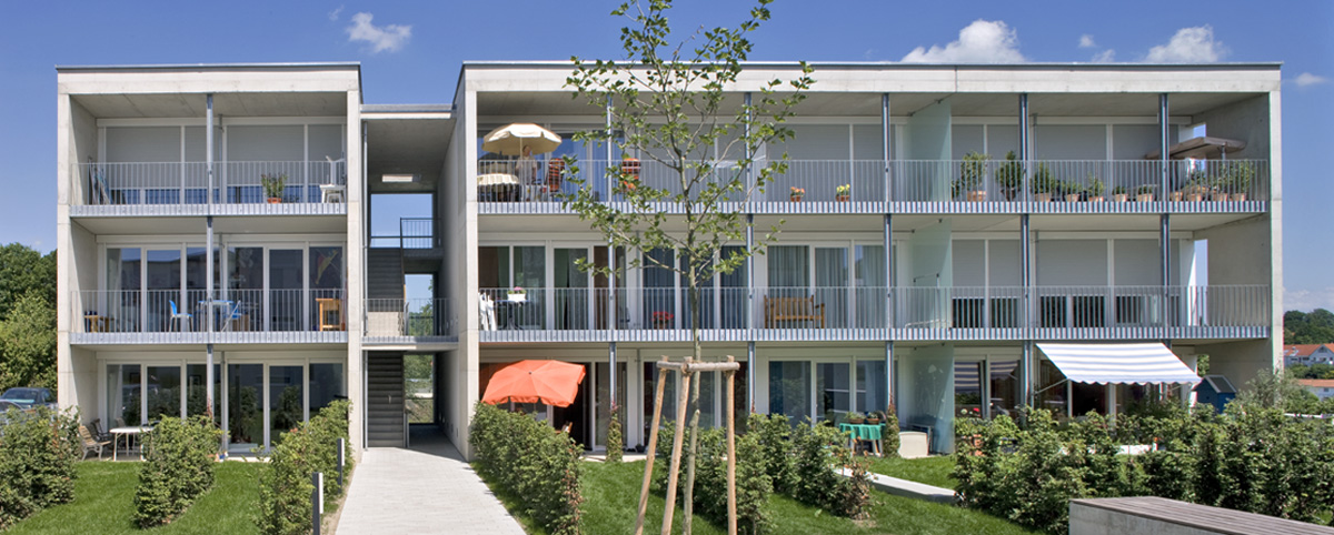 Prämiert beim Auszeichnungsverfahren Beispielhaftes Bauen: 16 Wohneinheiten mit Tiefgarage, Biberach an der Riß; Architekt: mühlich, fink & partner, Ulm; Foto: Martin Duckek