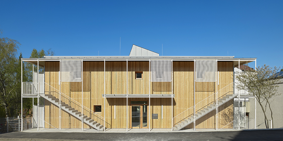 Kindertagesstätte Kinderhaus Franziskus, Stuttgart-Süd/Kaltental, ausgezeichnet beim Beispielhaften Bauen | Architektur: Kuhn und Lehmann Architekten, Freiburg; Bauleitung: Wiesler Zwirlein Architekten, Stuttgart (LHP 8); Landschaftsarchitekten: g²-Landschaftsarchitekten Gauder+Gehring, Stuttgart |  Foto Achim Birnbaum