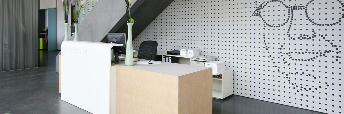 Knoblauch: Ladenbau, Designkonzepte, Spezialwerkstatt - Büro- und Logistikcenter; Architekten: mmp diplomingenieure architekten, müller + marcus planungsbüro gmbh, Uhldingen-Mühlhofen; Foto: Knoblauch GmbH