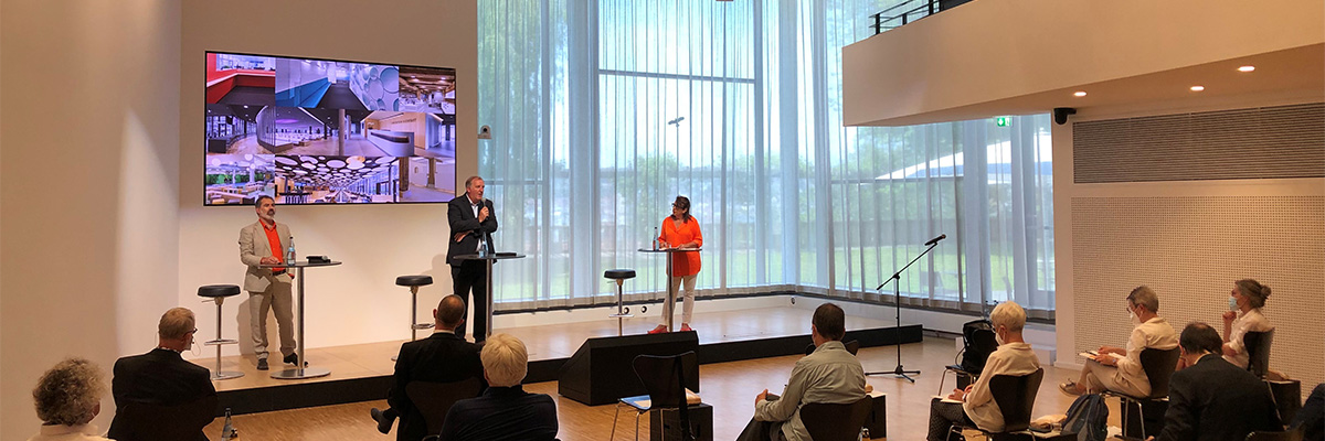 René Pier, Fachrichtungsvertreter Innenarchitektur im AKBW-Landesvorstand, Kammerpäsident Markus Müller und AKBW-Pressesprecherin Gabriele Renz (Moderation)