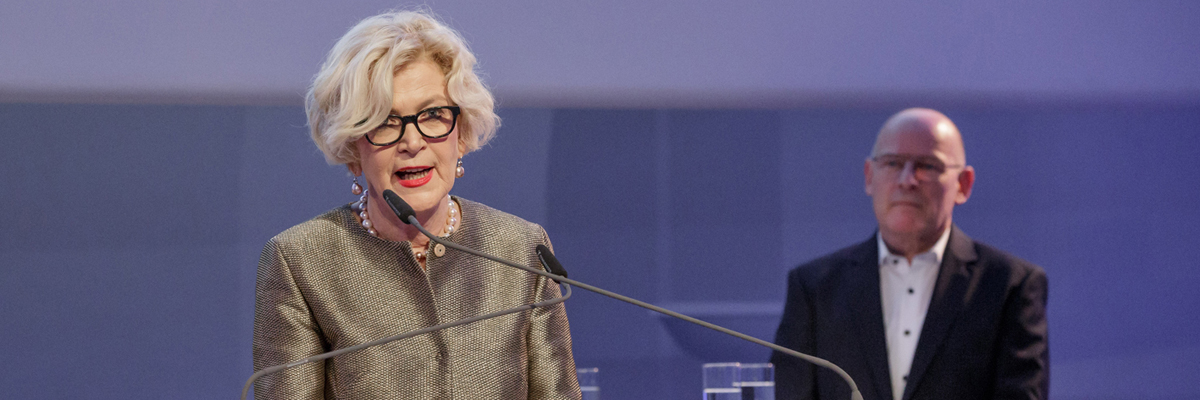 Die Präsidentin der Bundesarchitektenkammer und Vorsitzende der Staatspreis-Jury sprach die Laudatio auf die Preisträger. Foto: Jan Potente