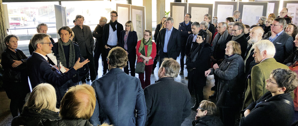 Vorstellung von Wettbewerbsergebnissen am 7. Februar in Pforzheim:  Baubürgermeisterin Sybille Schüssler (links im Bild) und  das Baudezernat machen sich weiterhin stark für den Gestaltungsbeirat und Planungswettbewerbe