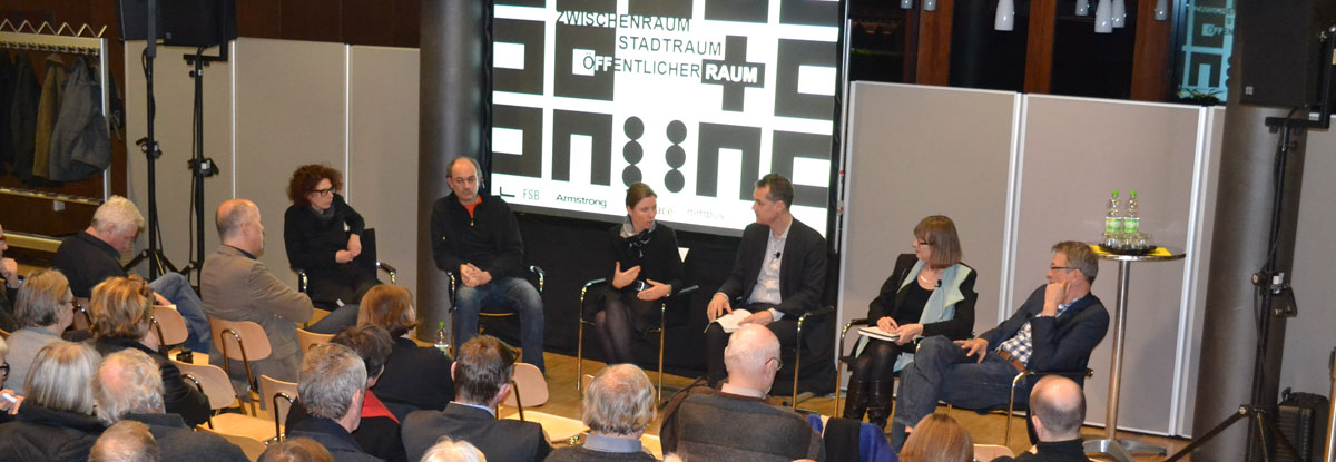 Foto: R. Bachmayer, (v.l.) über die Bedeutung des öffentlichen Raums diskutierten Sylvia Winkler, Stephan Köperl, Dita Leyh, Detlef Kurth, Christa Reicher und Frank Lohrberg.