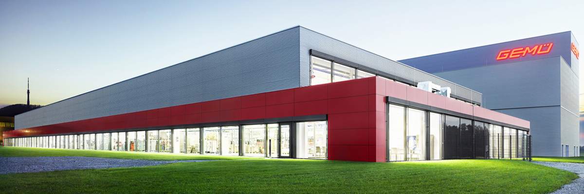 Beispielhaftes Bauen: GEMÜ, Produktions- und Logistikzentrum Europa, WaldenburgSCHMELZLE+PARTNER MBB FREIE ACHITEKTEN BDA, Michael Frey, Hallwangen | Fotos (Teaser + Panorama): Steffen Schrägle