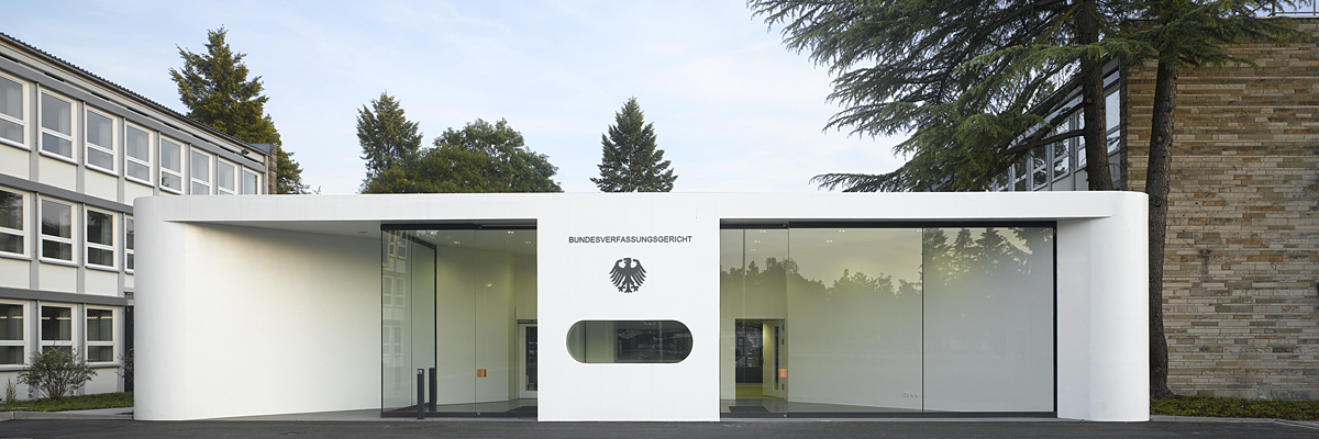 Prämiert beim Auszeichnungsverfahren Beispielhaftes Bauen: Temporärer Amtssitz Bundesverfassungsgericht, Karlsruhe; Architekten: Lederer Ragnarsdóttir Oei, Stuttgart, Staatliches Hochbauamt Baden-Baden; Foto: Roland Halbe