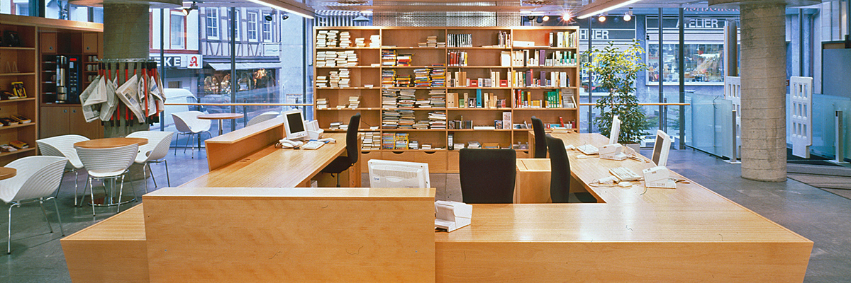 Prämiert beim Auszeichnungsverfahren Beispielhaftes Bauen: Umbau Modehaus am Milchmarkt in Stadtbibliothek, Schwäbisch-Hall; Architekten: Gumpp + Partner, Neustadt; Foto: Holger Knauf Prämiert beim Auszeichnungsverfahren Beispielhaftes Bauen: Umbau Modehaus am Milchmarkt in Stadtbibliothek, Schwäbisch-Hall; Architekten: Gumpp + Partner, Neustadt; Foto: Holger Knauf