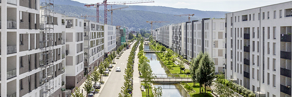 Prämiert beim Beispielhaften Bauen: Bahnstadt Heidelberg - Konzept öffentlicher Raum mit den Teilprojekten "Promenade" und "Langer Anger" | LATZ+PARTNER LandschaftsArchitektur Stadtplanung bdla, Kranzberg | Teilabschnitte zusammen mit faktorgruen Landschaftsarchitekten BDLA, Freiburg | Foto: Christian Buck