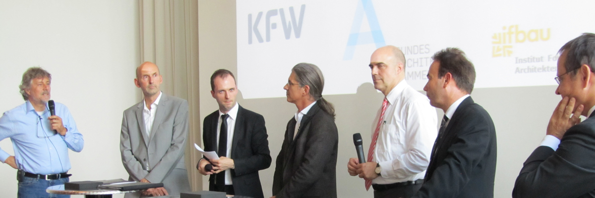 Podiumsdiskussion (v.l.) Roland Baumgärtner, Till Schaller, Moderator Nils Hille, Thomas Sternagel, Markus Merzbach, Dr. Burkhard Touché, Hans Dieterle, Foto: Christine Fischedick